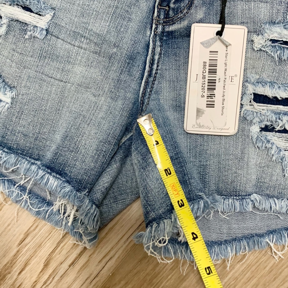 Judy Blue NEW Lone Star Light Wash Patched Jean Denim Shorts Mid Rise Small 3/5 - Picture 6 of 9